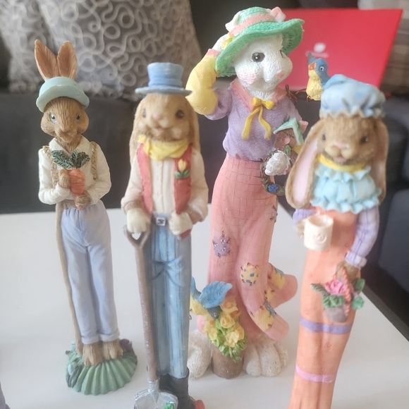 Colorful Rabbit Figurine Set - Picture 5 of 10